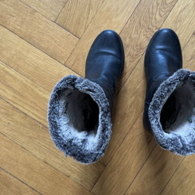 Bottes noires fourrées