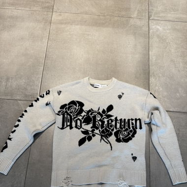 Ripped Pullover 