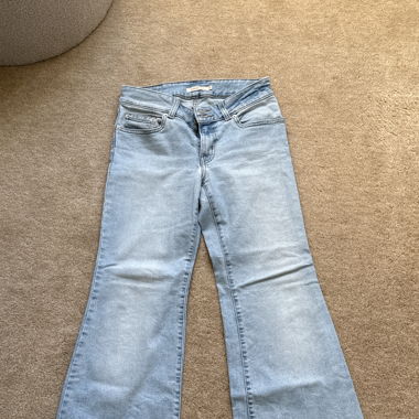 Pretty Levis Superlow Flare Jeans Stockholm Style
