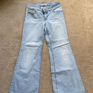 Pretty Levis Superlow Flare Jeans Stockholm Style
