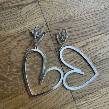 Boucles d’oreilles en forme de cœur argentées