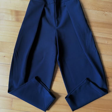 Black pleated trousers Zara