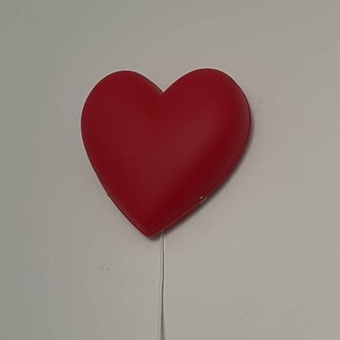 Lampada da parete a forma di cuore rossa