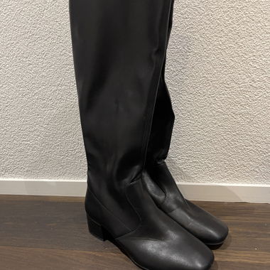 Schwarze Stiefel MIA&JO