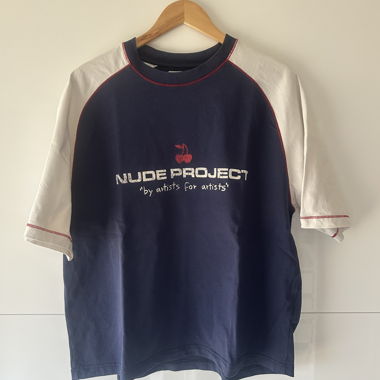 T-shirt Nude Project