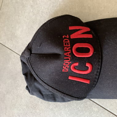 Casquette dsquared2 noir et rouge 