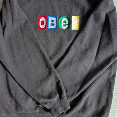 Maglione Obey nero