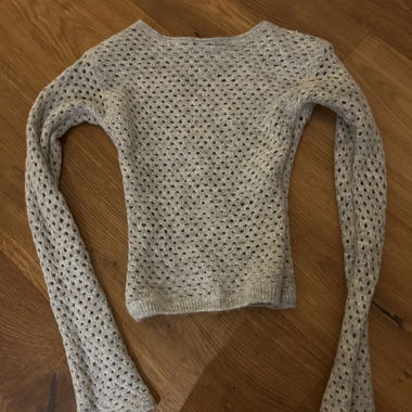 Pull troué de Subdued
