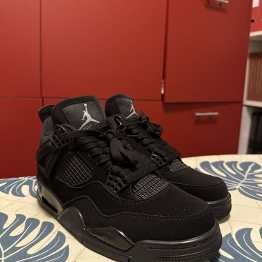 Air Jordan 4 nere
