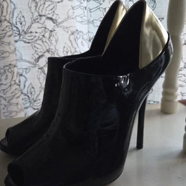 Gucci Peeptoe Heels