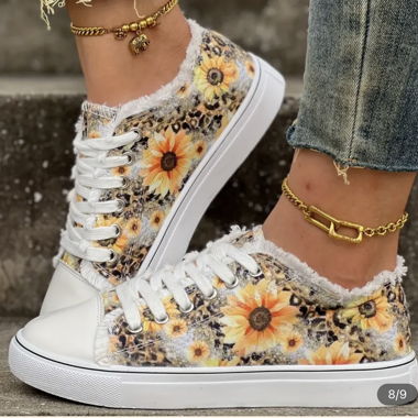 Stoffschuhe mit Sonnenblumen Druck