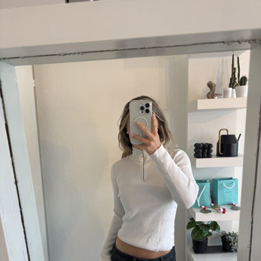  Weisser Pullover mit Reissverschluss 