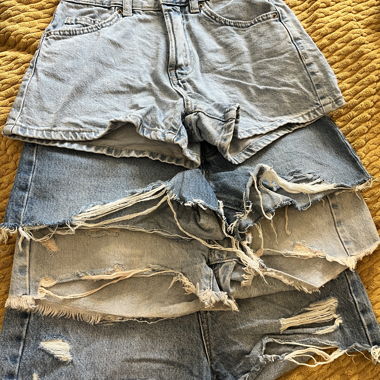 the perfect blue denim shorts