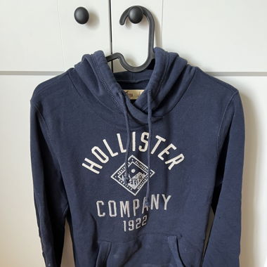 Hollister Pulli