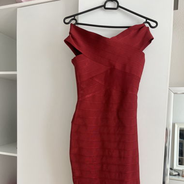Elegantes rotes Kleid
