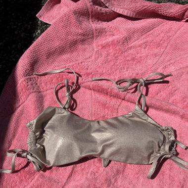 Haut de maillot de bain pailleté beige/doré