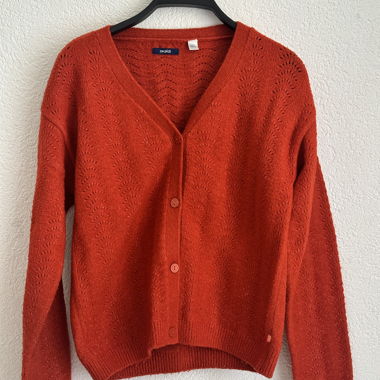 Cardigan rouge en maille