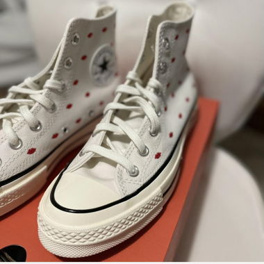 Converse Kiss