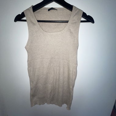 Top in maglia a coste beige