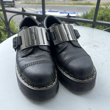 Scarpe Dr. Martens piatte