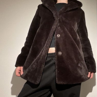 Giacca in pile di peluche marrone con cappuccio