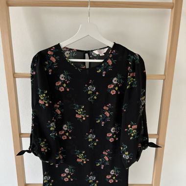 Kleid, M, schwarz mit Blumenmuster