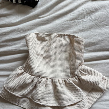 strapless top