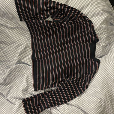 T-shirt à manches longues rayé Bershka