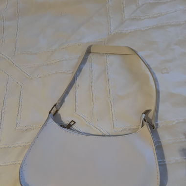 weisse handtasche 