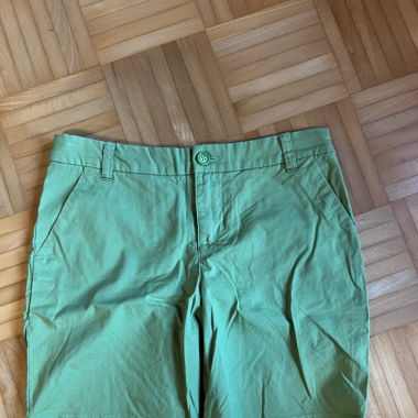 Kurze Hosen hellgrün
