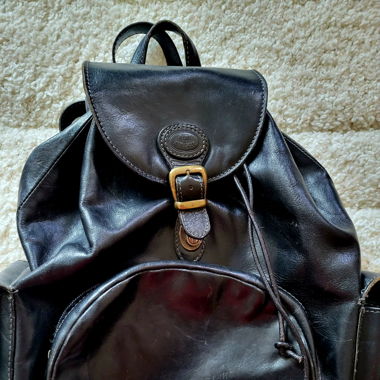 Sac à dos en véritable cuir.