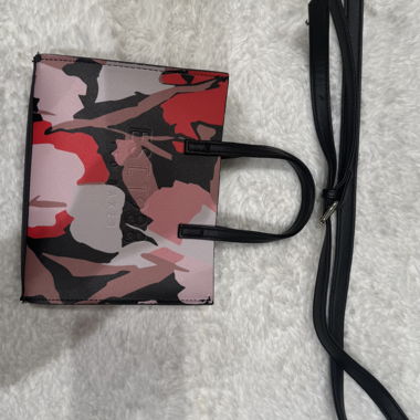 Piccola borsa colorata con tracolla