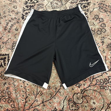 Nike Dri-FIT Shorts XL (Kinder)