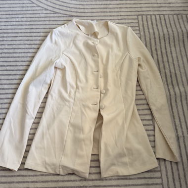 Cremefarbener Damenblazer