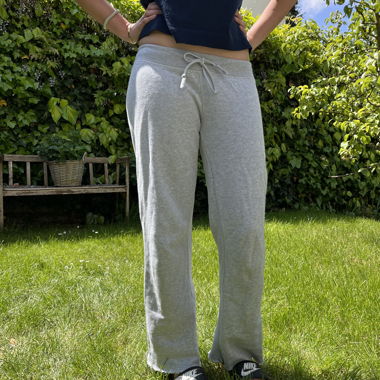 BRANDY MELVILLE sweatpants 