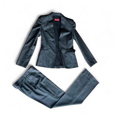 Black pinstriped boss two piece suit (XS/34)