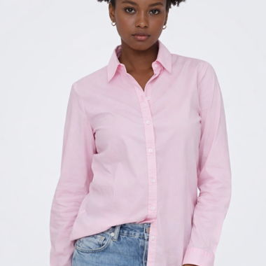 Chemise rose pâle classique manches longues