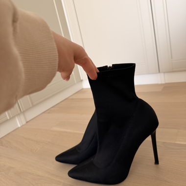 Bottines noires à talon