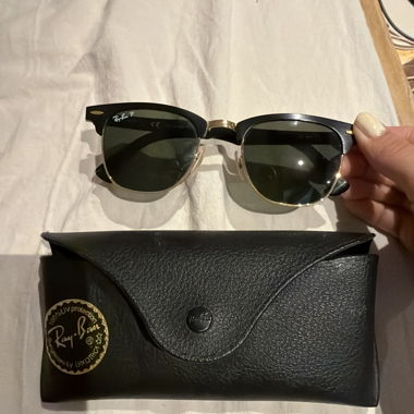 Occhiali da sole Ray-Ban con custodia