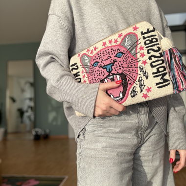 Clutch fatta a mano con motivo tigre