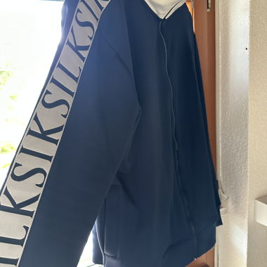 Giacca con zip SikSilk set pantaloni e top