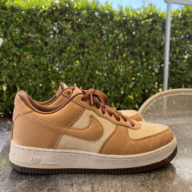 braune Nike Airforce