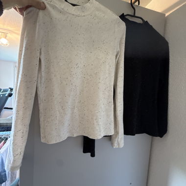 Due maglie a maniche lunghe