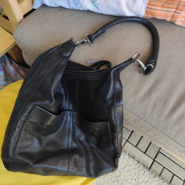 Borsa a tracolla in pelle nera