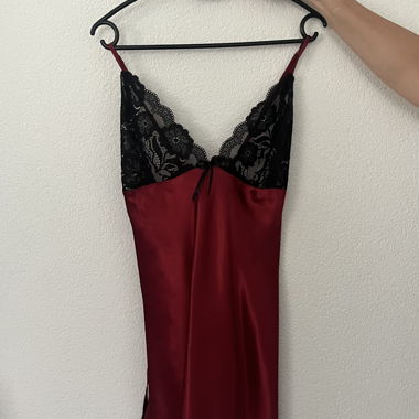 Neglige in pizzo bordeaux