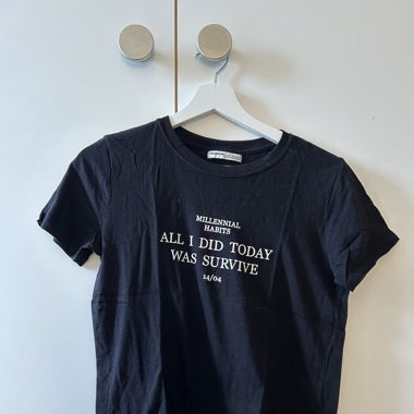 Schwarzes T-Shirt