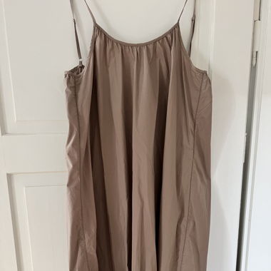 brown dress