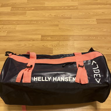 Borsa sportiva Helly Hansen con spallacci da zaino
