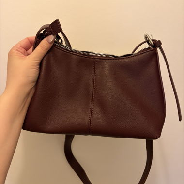 Burgunderfarbene Leder-Schultertasche C&A