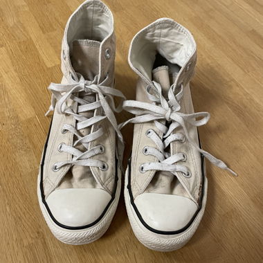 BEIGE/CREME CONVERSE CHUCKS